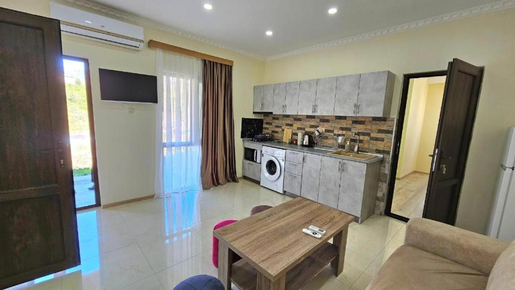 Ferienwohnung Guest Hause Giorgi,Kobuleti- Xala Khala Exterior foto