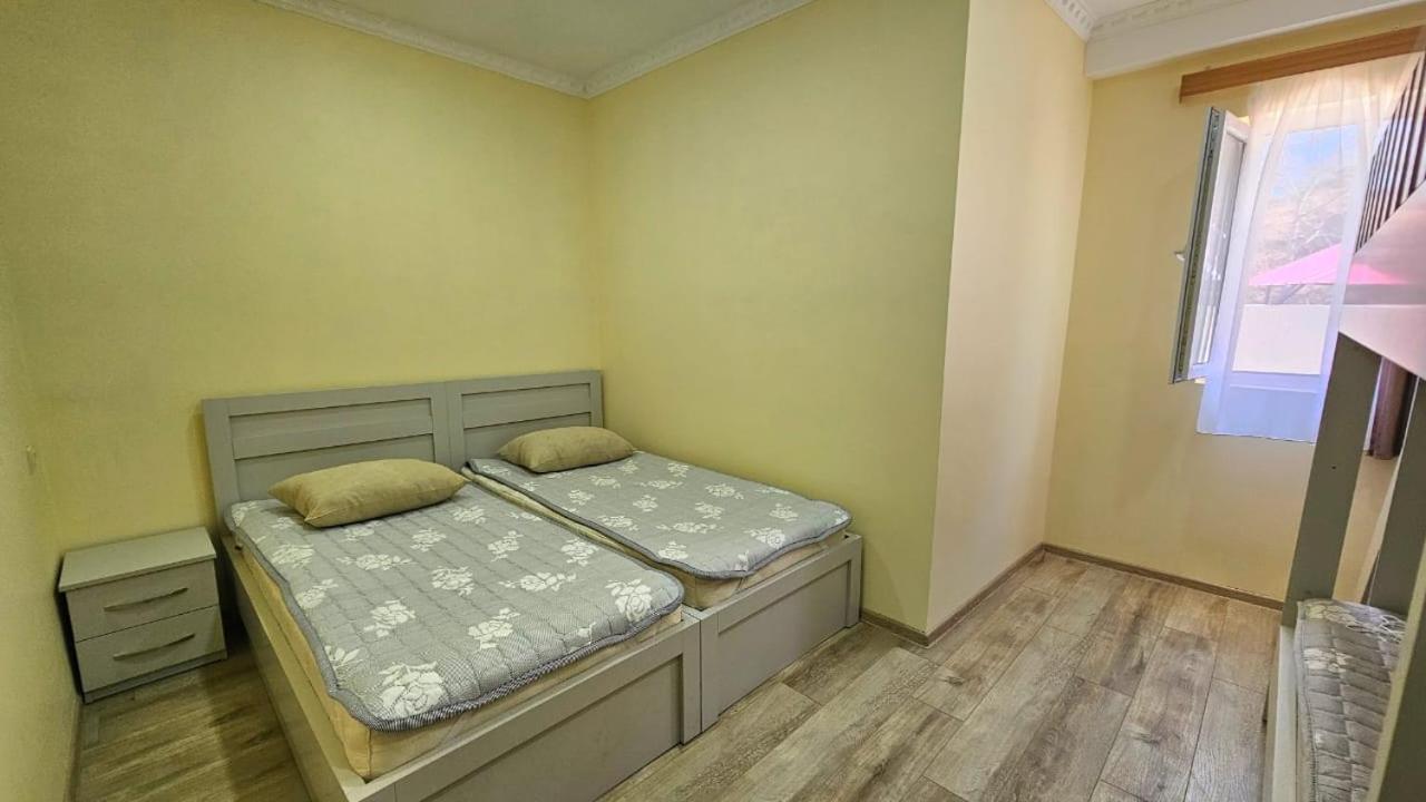 Ferienwohnung Guest Hause Giorgi,Kobuleti- Xala Khala Exterior foto